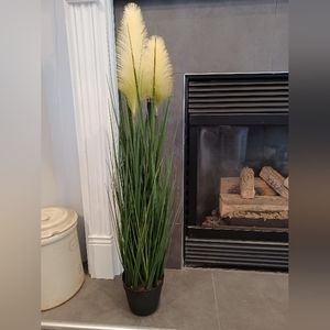 Luxsego‎ artifical plant with reed
